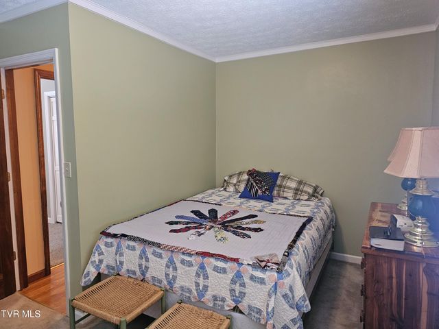 305 Southeast Apple Drive, Wise, VA 24293