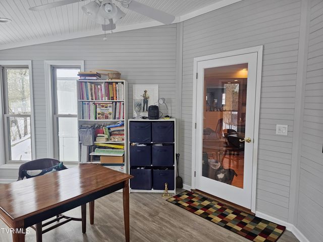 305 Southeast Apple Drive, Wise, VA 24293