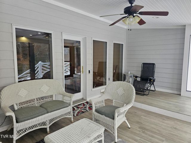 305 Southeast Apple Drive, Wise, VA 24293