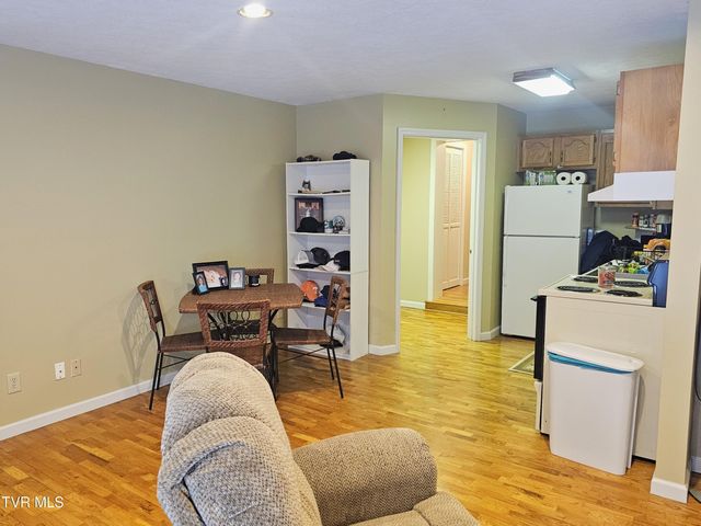 305 Southeast Apple Drive, Wise, VA 24293