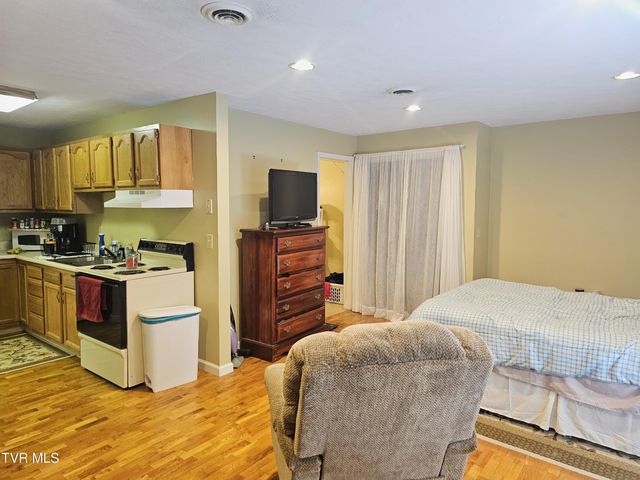 305 Southeast Apple Drive, Wise, VA 24293