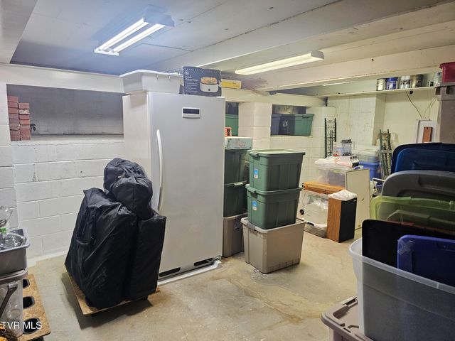 305 Southeast Apple Drive, Wise, VA 24293