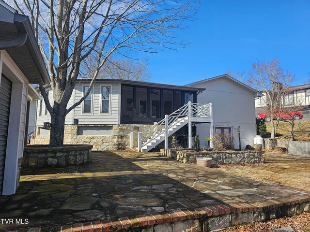 305 Southeast Apple Drive, Wise, VA 24293