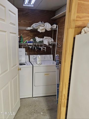 305 Southeast Apple Drive, Wise, VA 24293