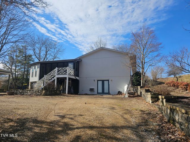 305 Southeast Apple Drive, Wise, VA 24293