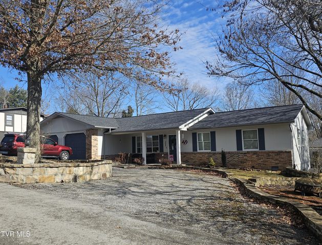 305 Southeast Apple Drive, Wise, VA 24293