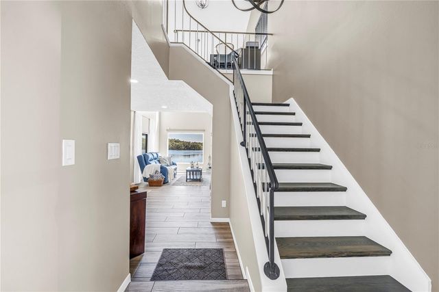 1052 SANABEL COURT NE, St Petersburg, FL 33702