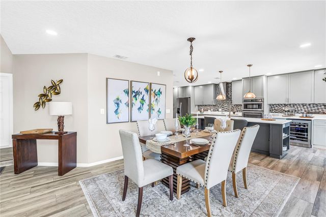 1052 SANABEL COURT NE, St Petersburg, FL 33702