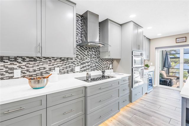 1052 SANABEL COURT NE, St Petersburg, FL 33702