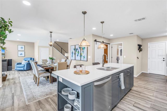 1052 SANABEL COURT NE, St Petersburg, FL 33702