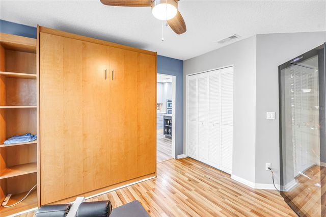 1052 SANABEL COURT NE, St Petersburg, FL 33702