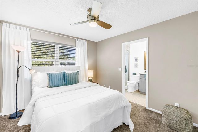 1052 SANABEL COURT NE, St Petersburg, FL 33702