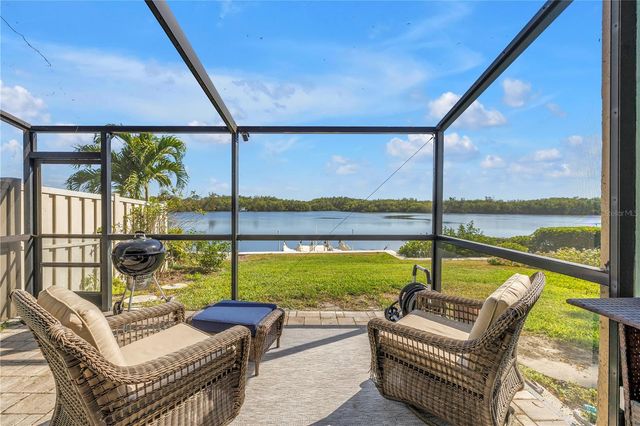 1052 SANABEL COURT NE, St Petersburg, FL 33702