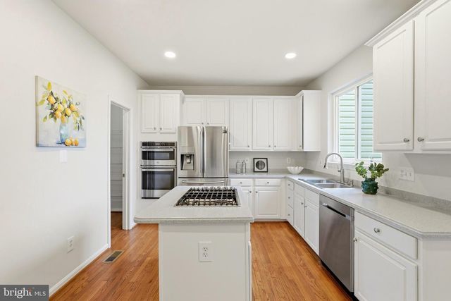12972 PARK CRESCENT CIR, Herndon, VA 20171
