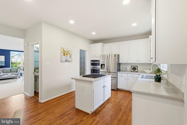 12972 PARK CRESCENT CIR, Herndon, VA 20171