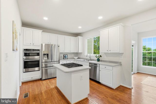 12972 PARK CRESCENT CIR, Herndon, VA 20171