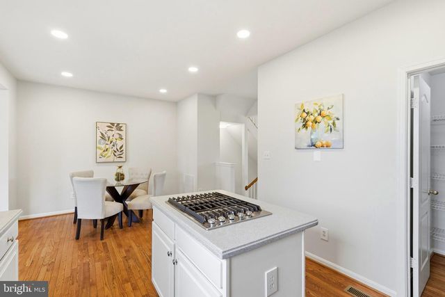 12972 PARK CRESCENT CIR, Herndon, VA 20171