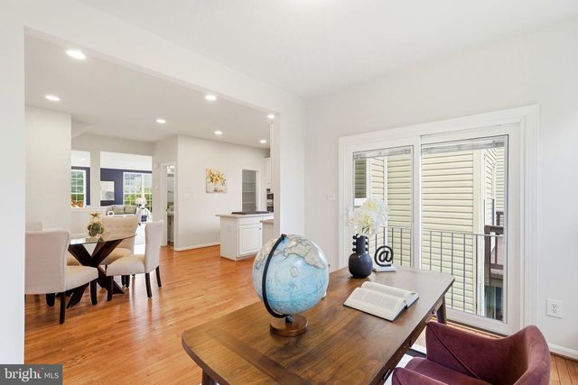 12972 PARK CRESCENT CIR, Herndon, VA 20171