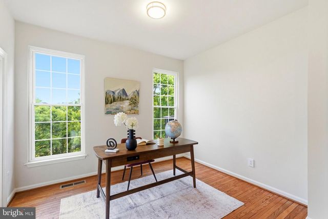 12972 PARK CRESCENT CIR, Herndon, VA 20171