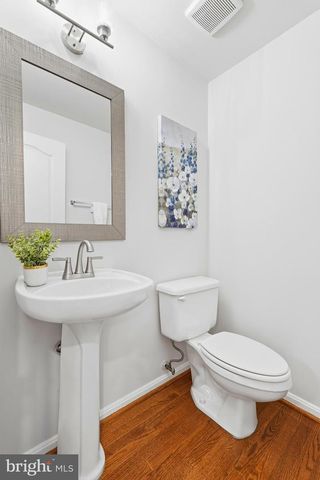 12972 PARK CRESCENT CIR, Herndon, VA 20171