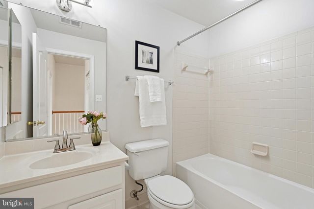 12972 PARK CRESCENT CIR, Herndon, VA 20171