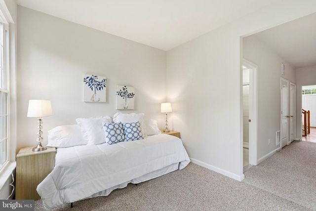12972 PARK CRESCENT CIR, Herndon, VA 20171