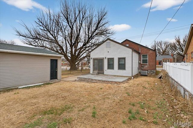 3815 Bayless Avenue, St Louis, MO 63125