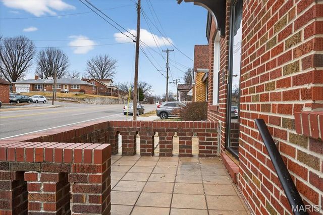 3815 Bayless Avenue, St Louis, MO 63125