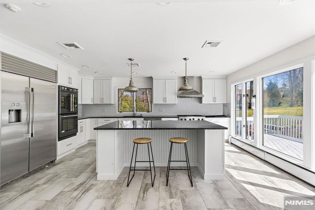 1 Hemlock Drive, Cresskill, NJ 07626