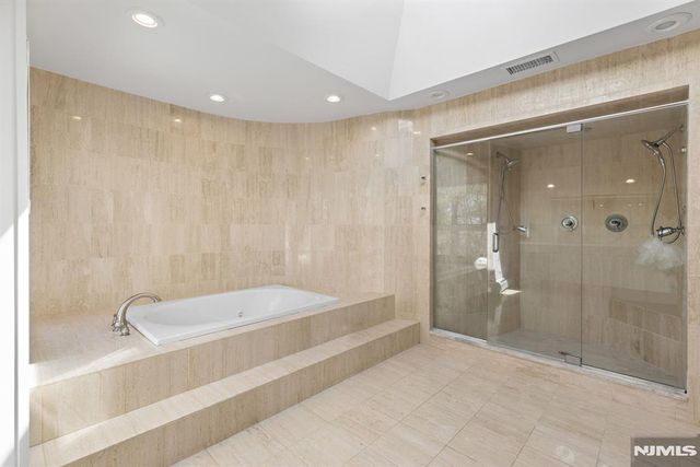 1 Hemlock Drive, Cresskill, NJ 07626