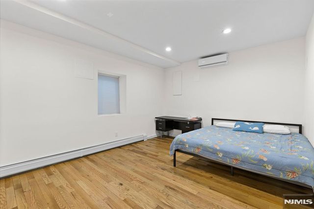 1 Hemlock Drive, Cresskill, NJ 07626