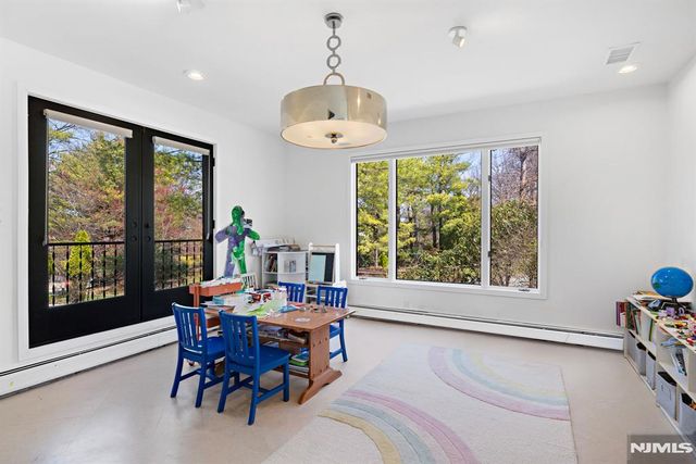 1 Hemlock Drive, Cresskill, NJ 07626