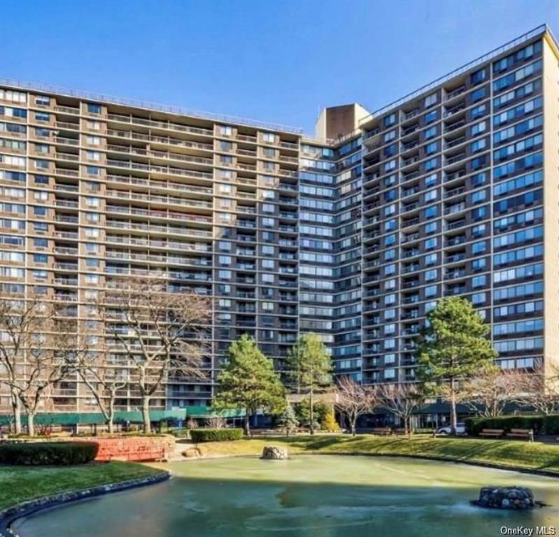 1 Bay Club Drive 17T, Bayside, NY 11360