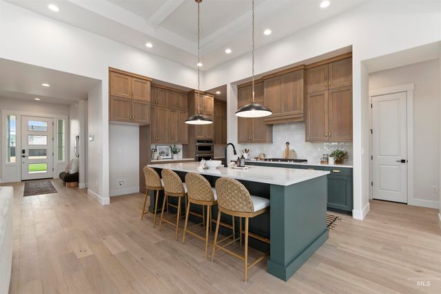 6718 W W Sollas D, Eagle, ID 83616