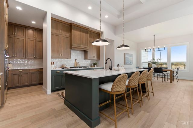 6718 W W Sollas D, Eagle, ID 83616