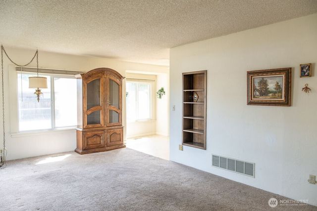 609 W Whitman Drive, College Place, WA 99324