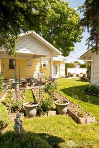 609 W Whitman Drive, College Place, WA 99324