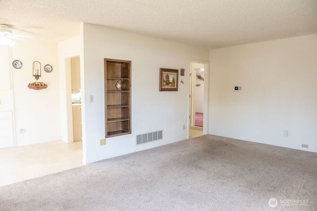 609 W Whitman Drive, College Place, WA 99324