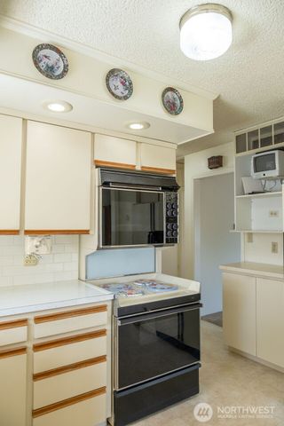 609 W Whitman Drive, College Place, WA 99324