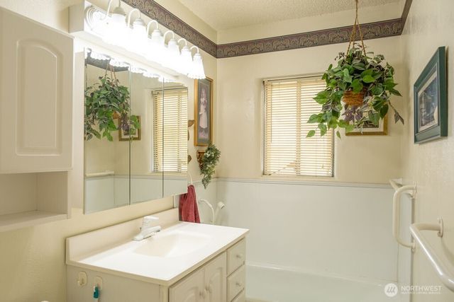 609 W Whitman Drive, College Place, WA 99324