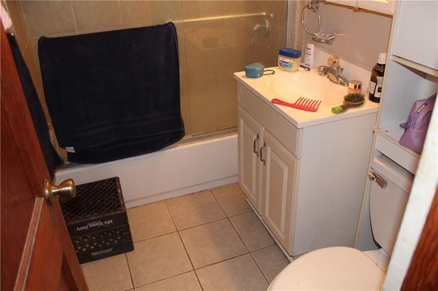 305 SW 8th Street, Oak Grove, MO 64075