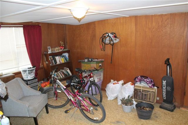 305 SW 8th Street, Oak Grove, MO 64075