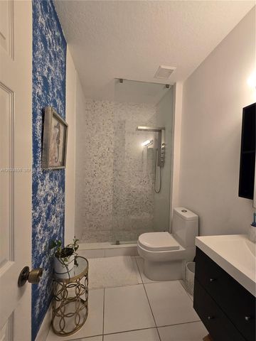 1236 NE 32nd Ave, Homestead, FL 33033
