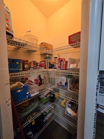 1236 NE 32nd Ave, Homestead, FL 33033