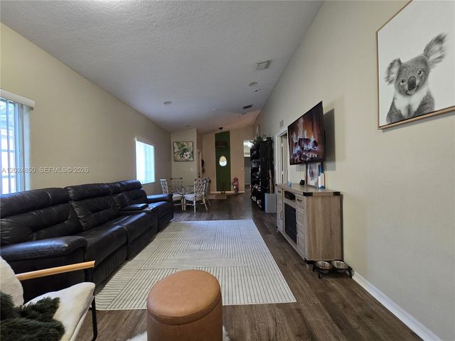 1236 NE 32nd Ave, Homestead, FL 33033