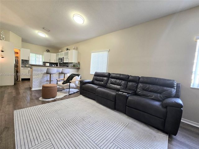 1236 NE 32nd Ave, Homestead, FL 33033