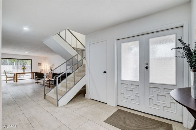 945 Vegas Valley Drive, Las Vegas, NV 89109