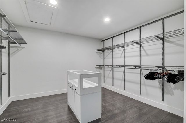 945 Vegas Valley Drive, Las Vegas, NV 89109