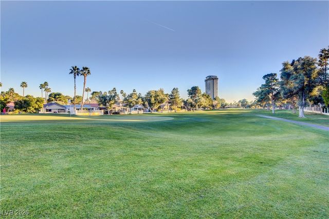 945 Vegas Valley Drive, Las Vegas, NV 89109