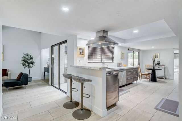 945 Vegas Valley Drive, Las Vegas, NV 89109